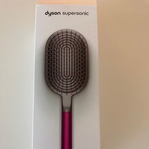 Dyson-designed Paddle brush (Fuchsia)